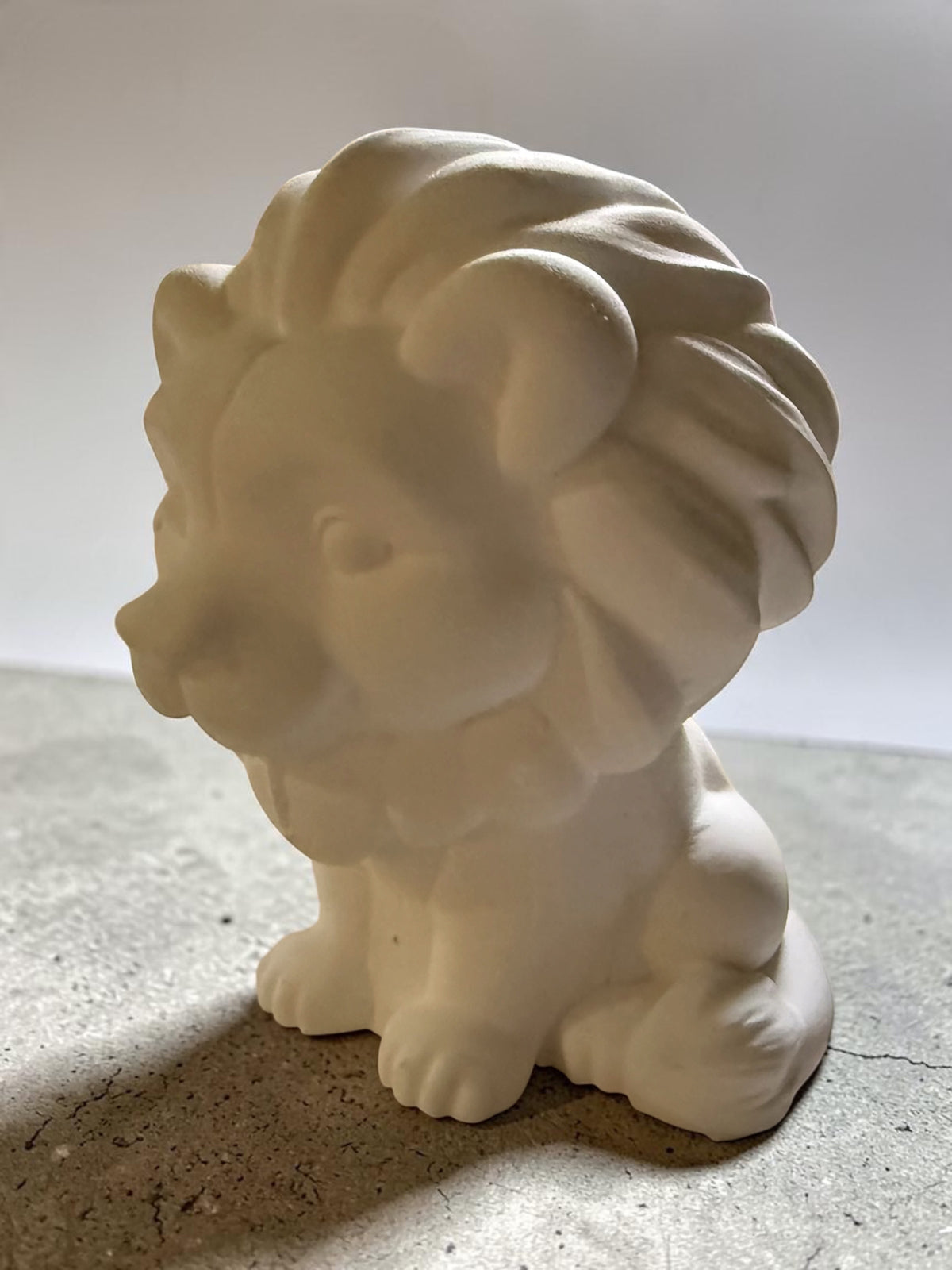 White Plaster Lion – Ready to Paint(optional)