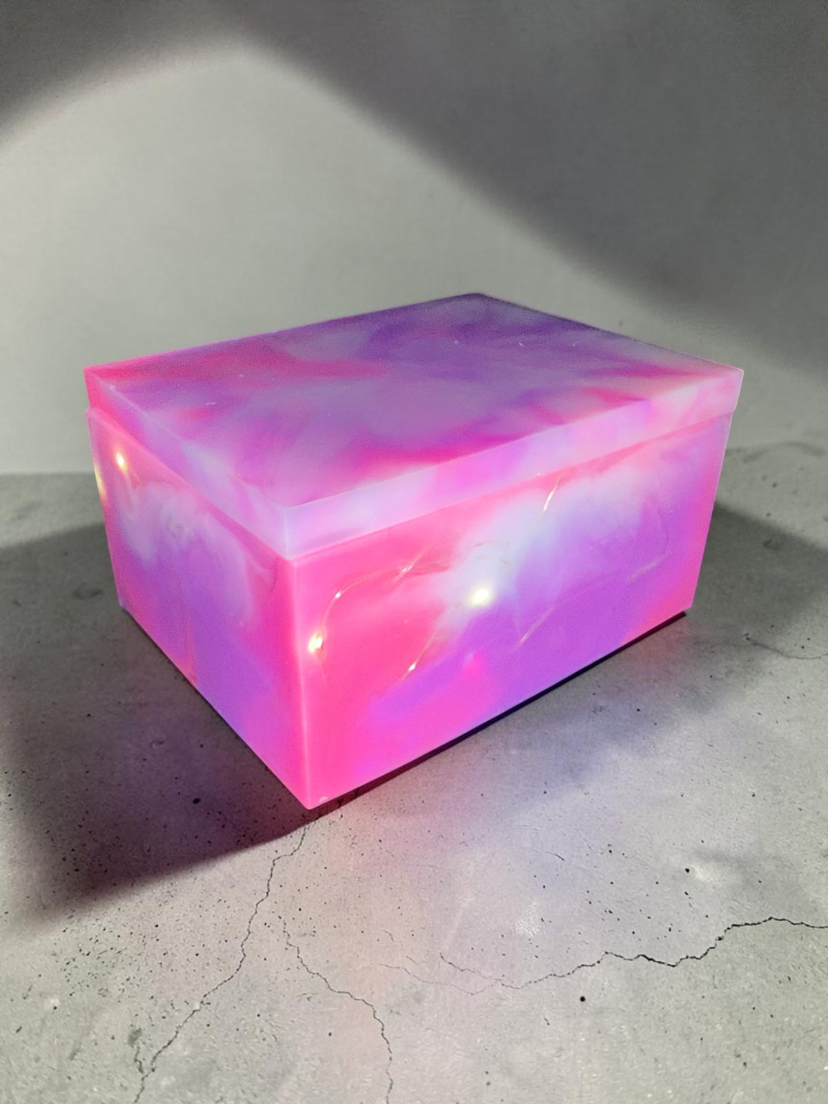UV Reactive Light-Up Resin Box
