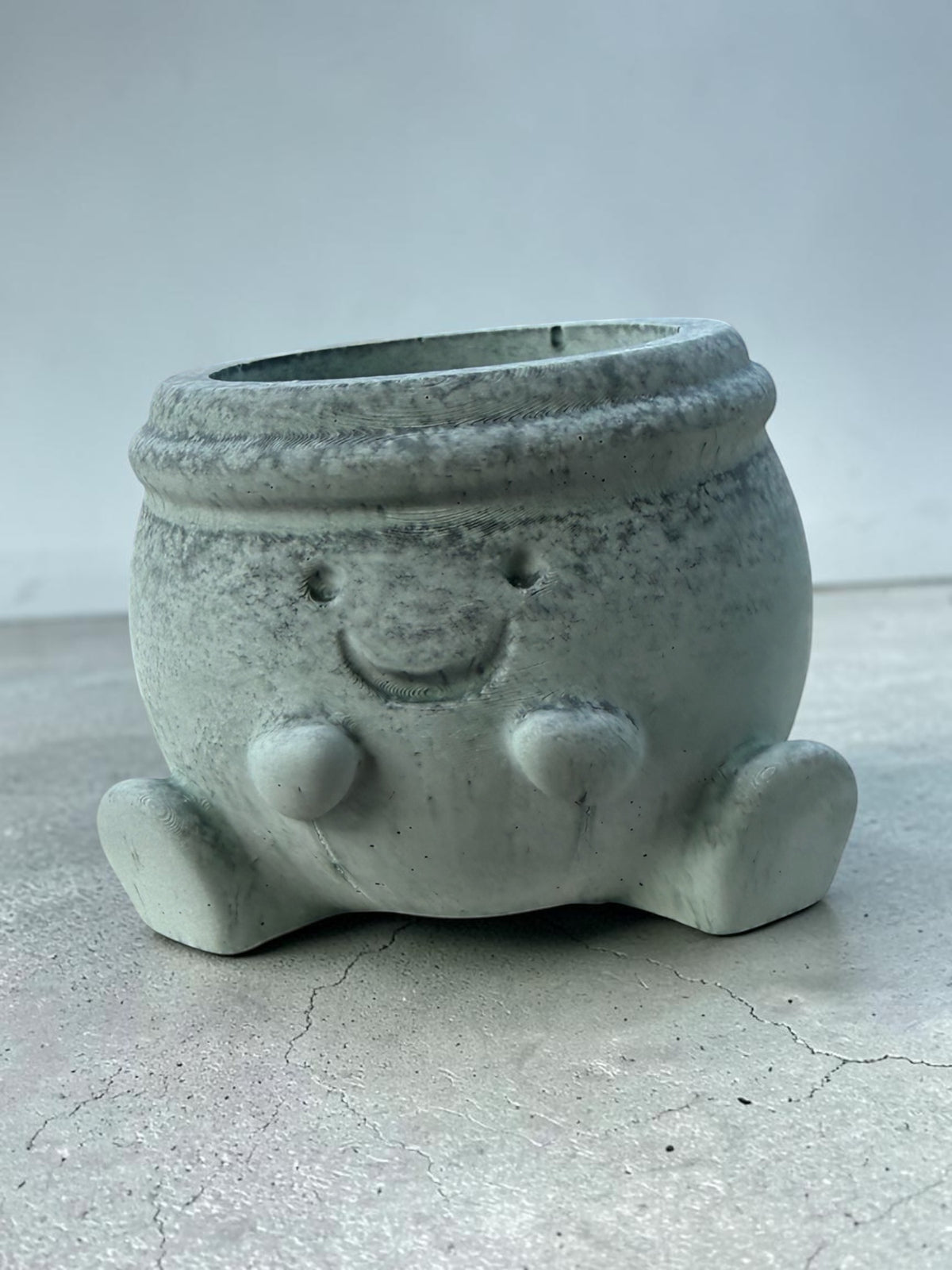 Moss Green Smiling Plaster Cauldron