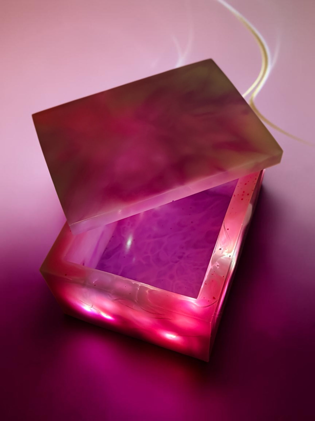UV Reactive Light-Up Resin Box