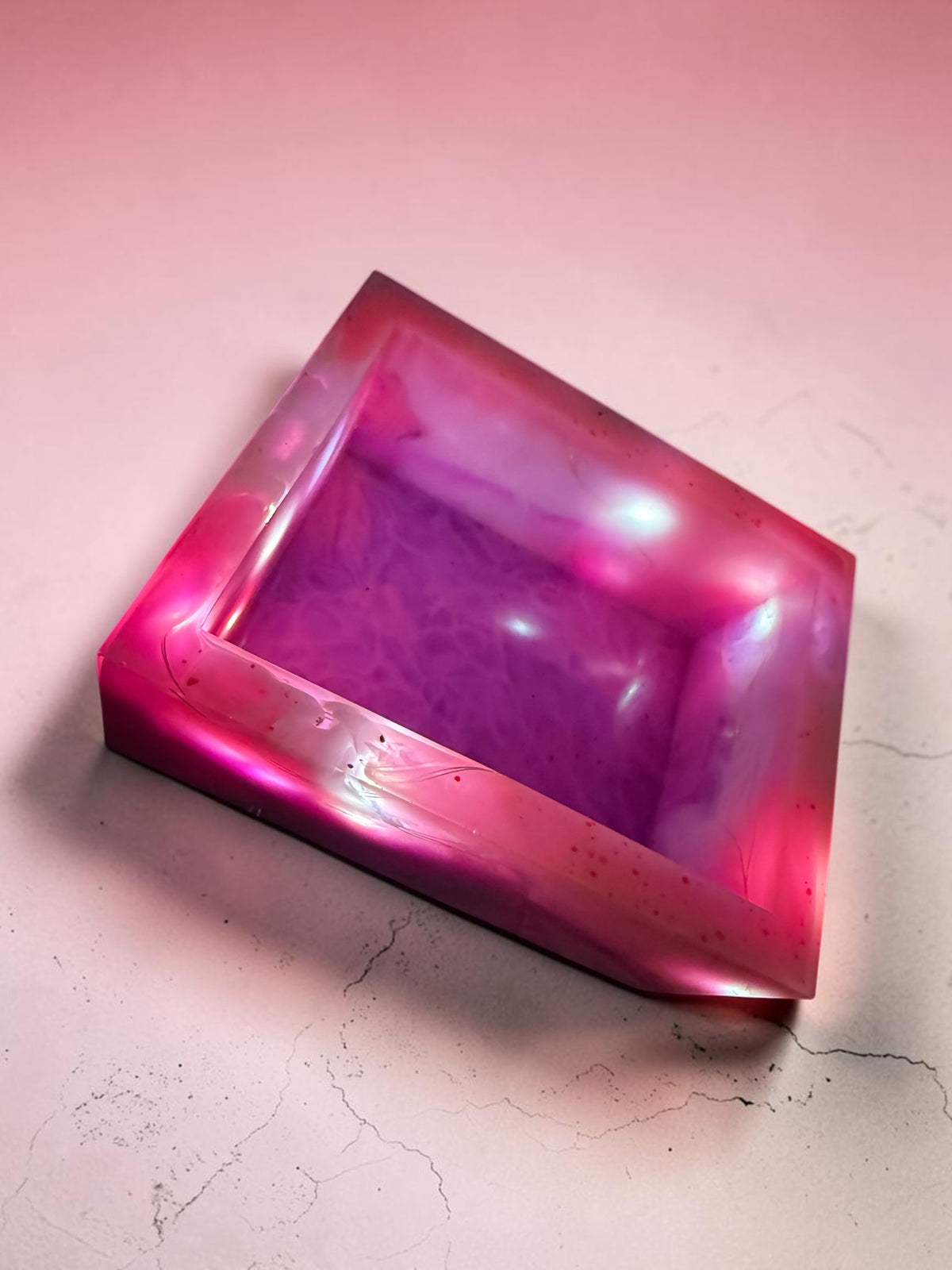 UV Reactive Light-Up Resin Box
